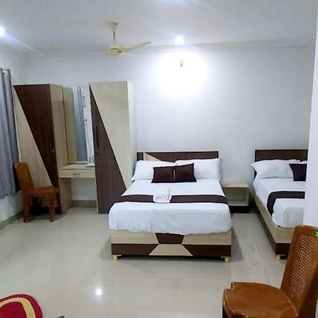 Tharavad Residency Hotel Iritti Exterior foto