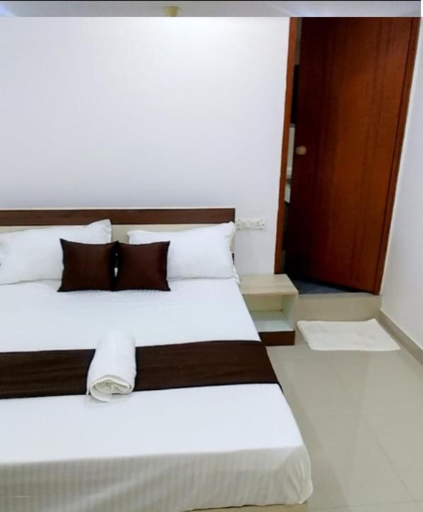 Tharavad Residency Hotel Iritti Exterior foto