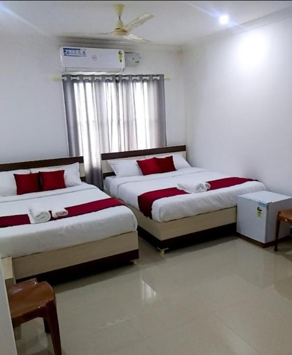 Tharavad Residency Hotel Iritti Exterior foto